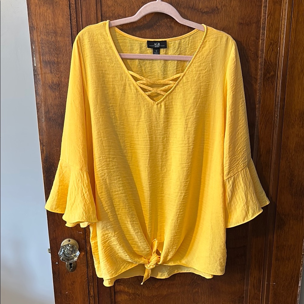 NWOT AGB Yellow V-Neck Blouse w/ Bell Sleeves Size 1X